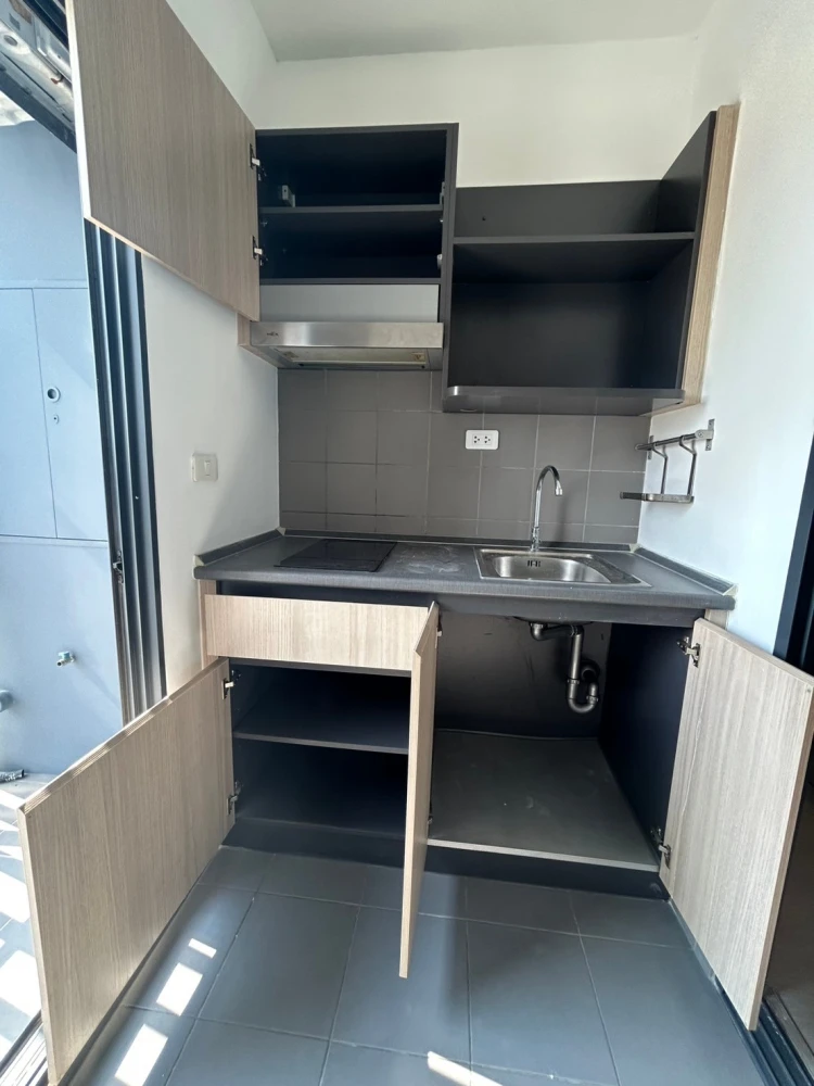 For sale IDEO Sukhumvit 115 Studio room, 8th floor, comes with a special price. You shouldn't miss it.