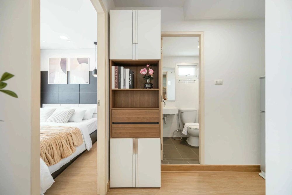 For sale Lumpini Condotown Nida-Serithai ห้องกั้นแยกเป็นสัดส่วน โทนขาวสบายตา ราคาสบายกระเป๋า ซื้อเลย