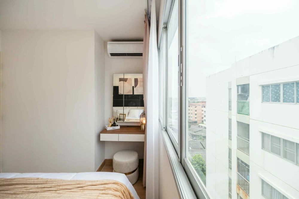 For sale Lumpini Condotown Nida-Serithai ห้องกั้นแยกเป็นสัดส่วน โทนขาวสบายตา ราคาสบายกระเป๋า ซื้อเลย