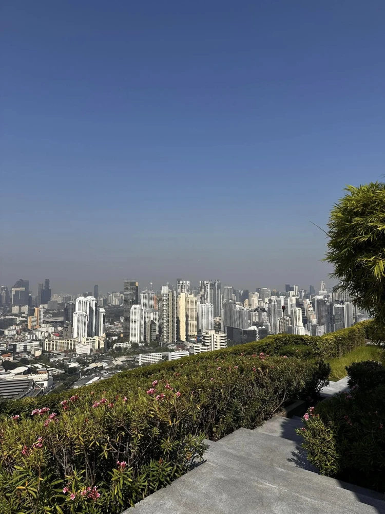 For sale Oka Haus Sukhumvit 36, ready to move in, 38th floor, high view, great price, book now, don't miss out.