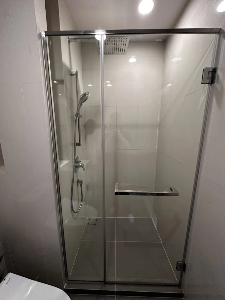 For sale Oka Haus Sukhumvit 36, ready to move in, 38th floor, high view, great price, book now, don't miss out.