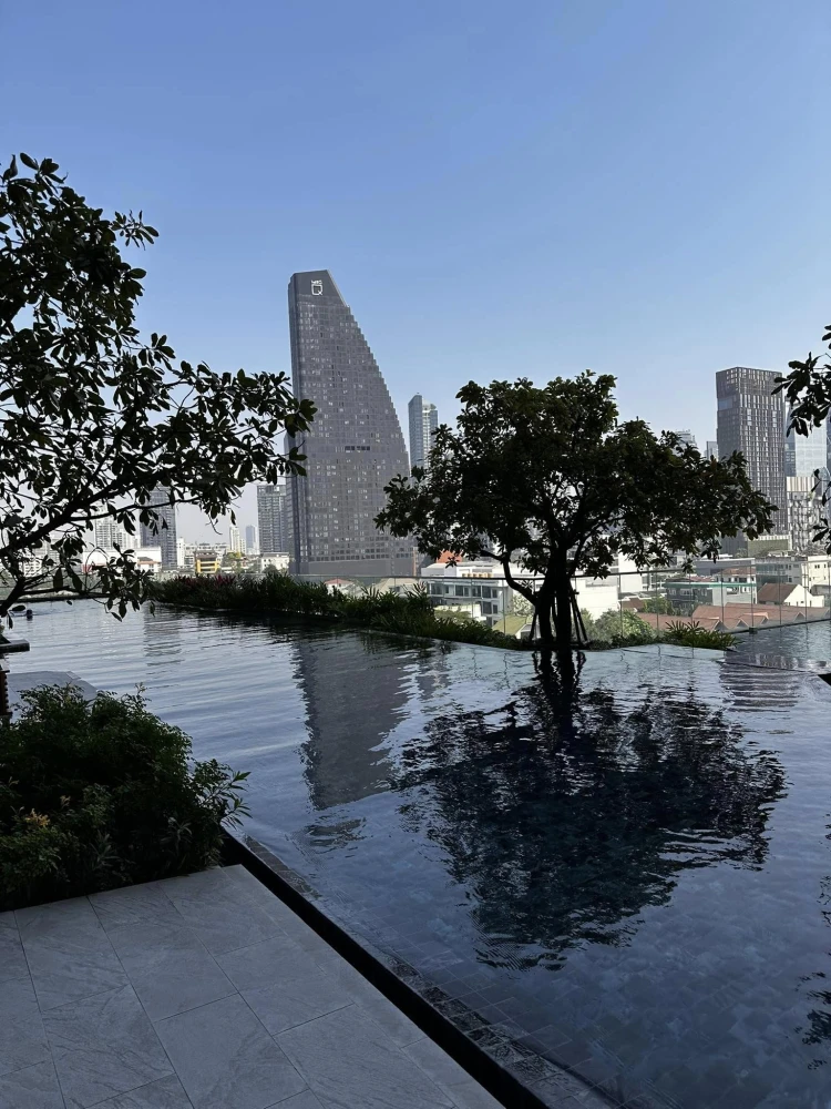 For sale Oka Haus Sukhumvit 36, ready to move in, 38th floor, high view, great price, book now, don't miss out.