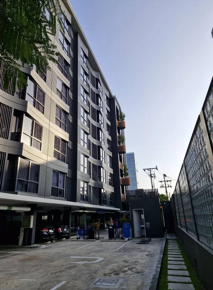 For sale rent Blue Sukhumvit 89, room ready to move in, complete with amenities, hurry and come reserve it, don't miss out.