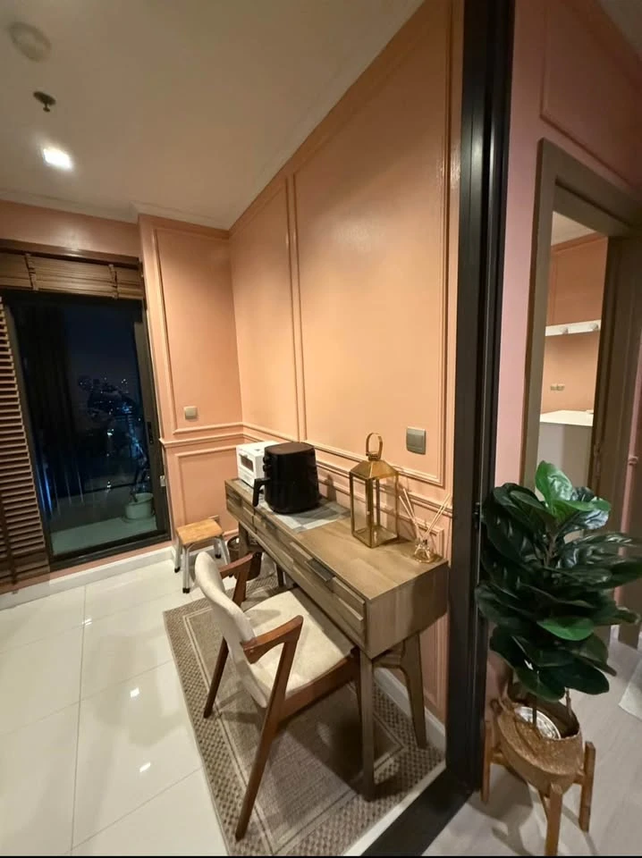 For sale rent Life Asoke Rama 9, ready to move in, complete facilities, hurry and book now.