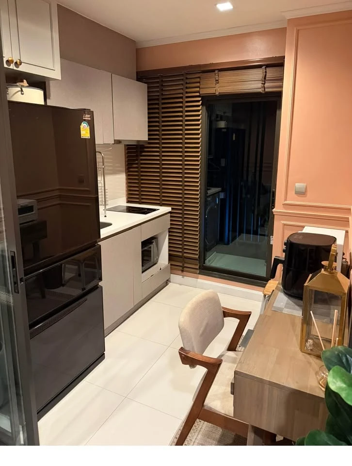 For sale rent Life Asoke Rama 9, ready to move in, complete facilities, hurry and book now.