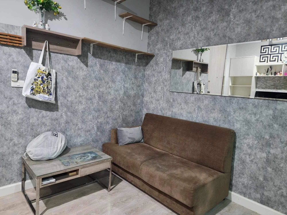 For sale rent Zelle Salaya, a large room, lots of usable space, convenient and complete here, just come with your belongings and move in.
