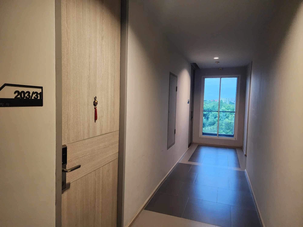 For sale rent Zelle Salaya, a large room, lots of usable space, convenient and complete here, just come with your belongings and move in.