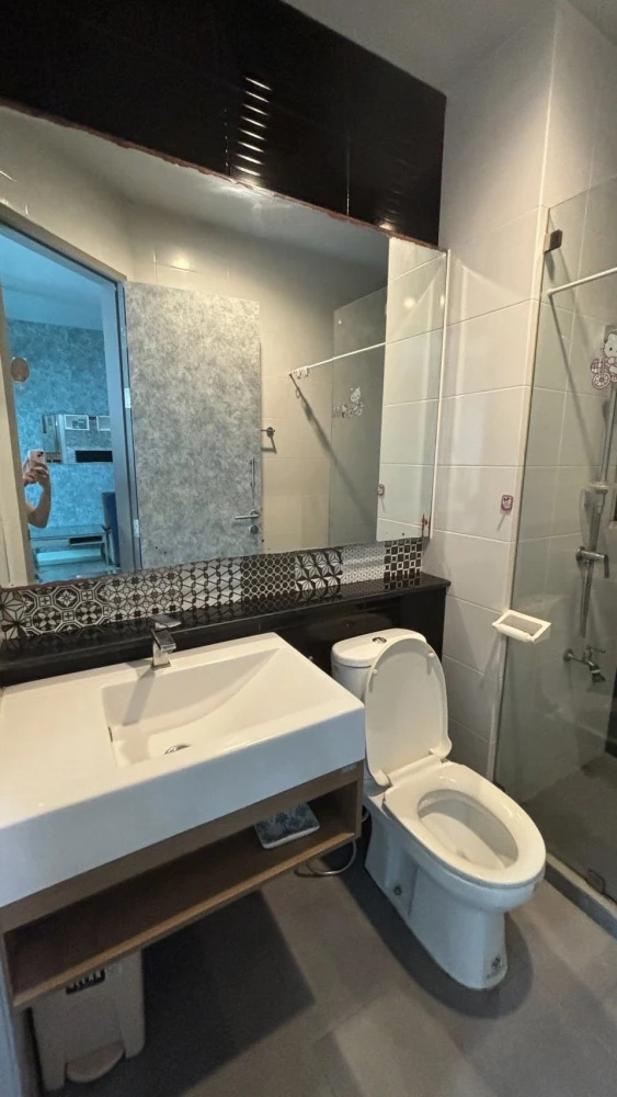 For sale rent Zelle Salaya, a large room, lots of usable space, convenient and complete here, just come with your belongings and move in.