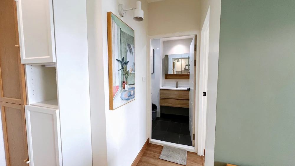 For sale or rent: A-Space Asoke-Ratchada condo. Spacious rooms with ample living space. Book yours now! Don't miss out!