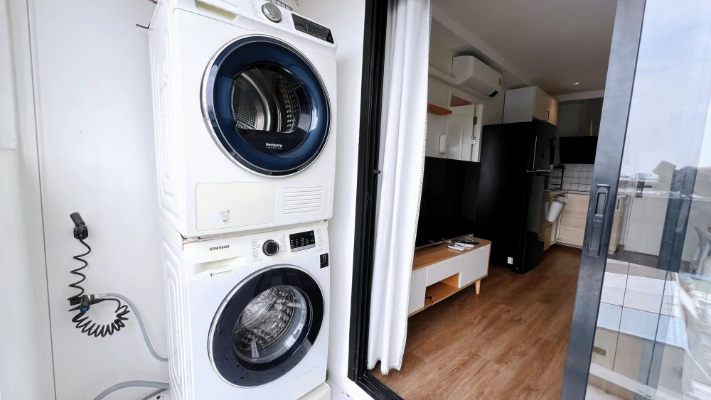 For sale or rent: A-Space Asoke-Ratchada condo. Spacious rooms with ample living space. Book yours now! Don't miss out!