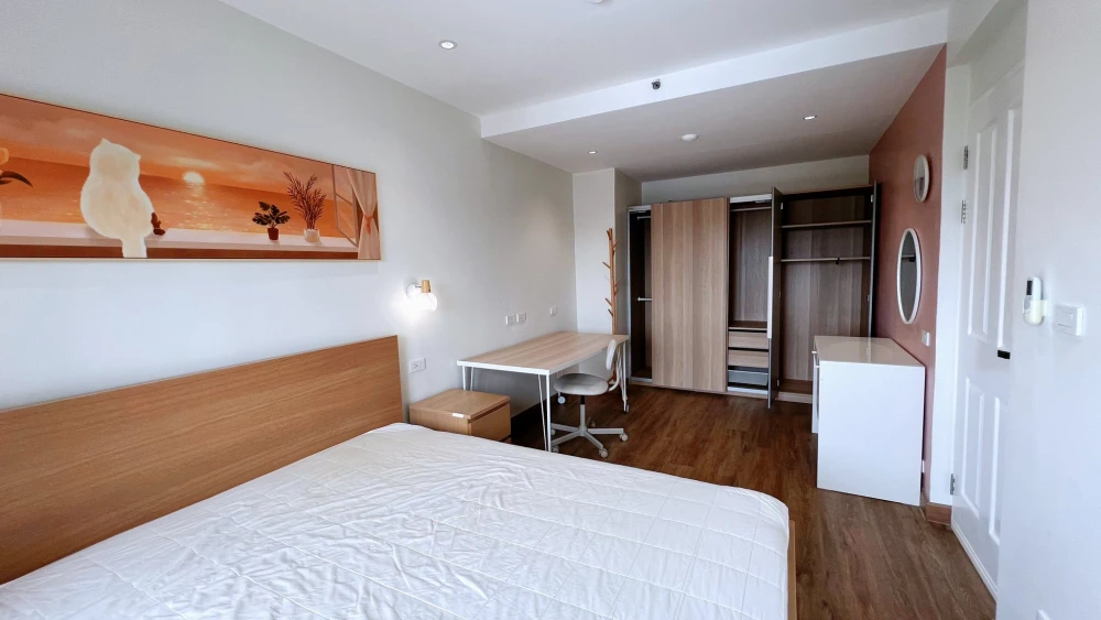 For sale or rent: A-Space Asoke-Ratchada condo. Spacious rooms with ample living space. Book yours now! Don't miss out!
