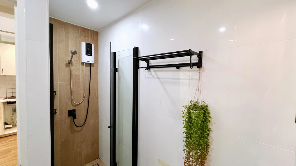 For sale or rent: A-Space Asoke-Ratchada condo. Spacious rooms with ample living space. Book yours now! Don't miss out!