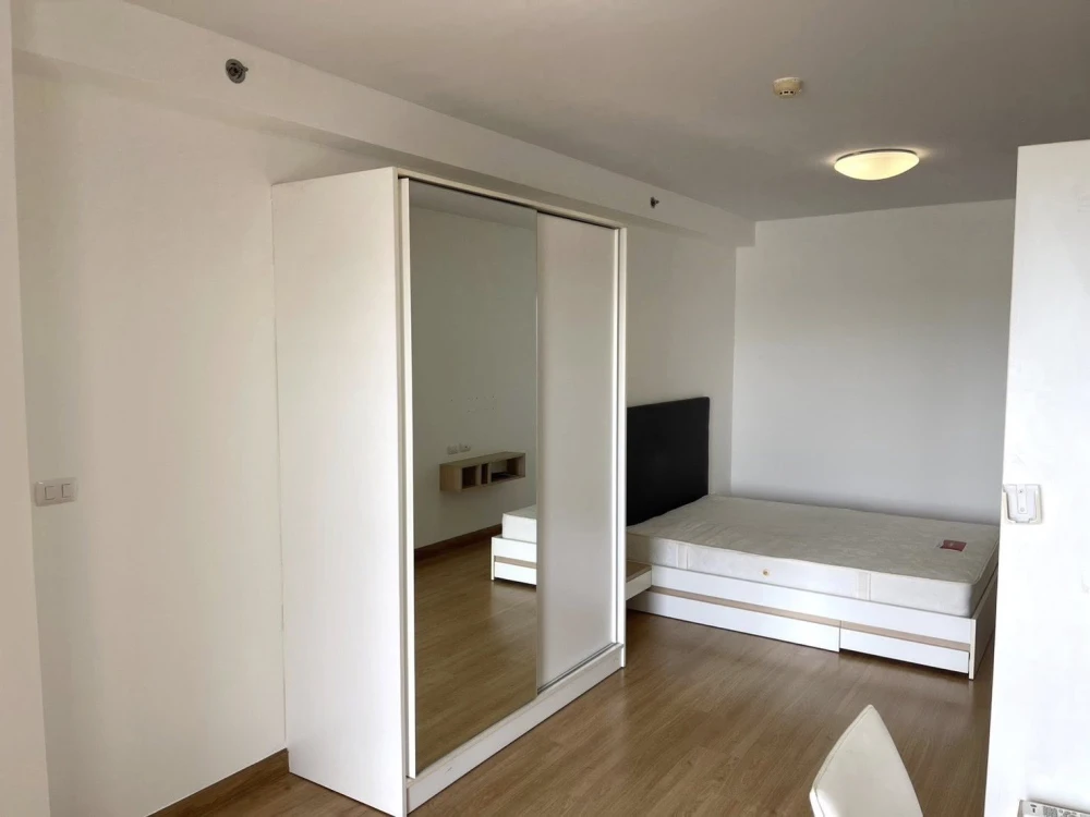 For sale Supalai Park Ekkamai-Thonglor, spacious room, worth the usable space. If you don't buy it, you'll regret it.