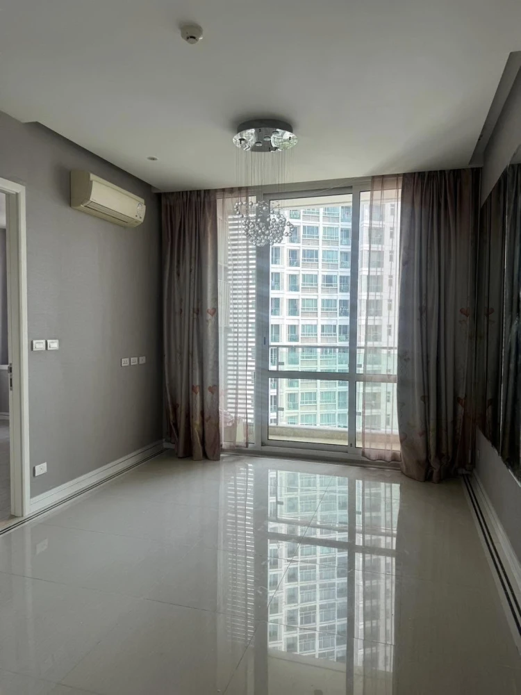 For sale TC-green Rama 9, empty room, not expensive, come and own it today, don't wait.