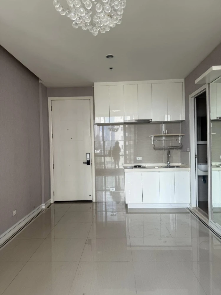 For sale TC-green Rama 9, empty room, not expensive, come and own it today, don't wait.