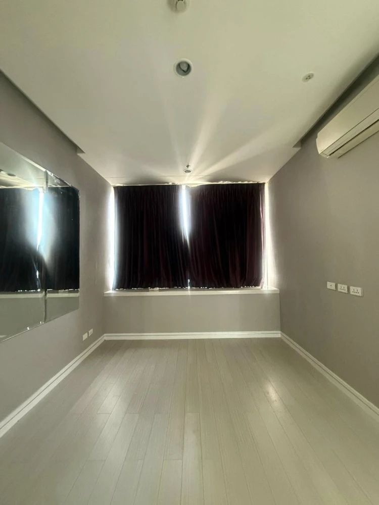 For sale TC-green Rama 9, empty room, not expensive, come and own it today, don't wait.