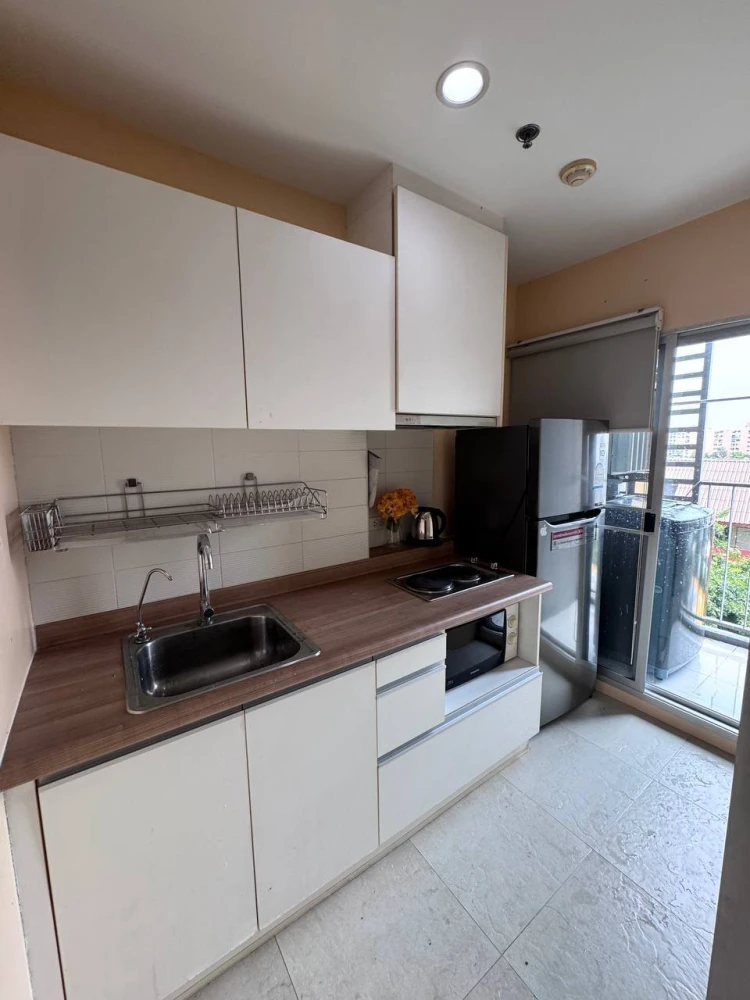 For sale U Delight @ Huai Khwang Station, 6th floor, good breeze, comfortable silence, compact but well-organized, warm space, buy now, don't wait.