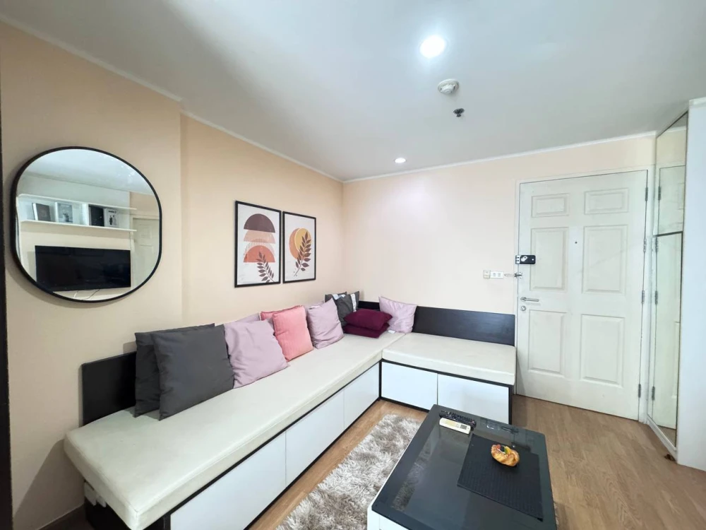 For sale U Delight @ Huai Khwang Station, 6th floor, good breeze, comfortable silence, compact but well-organized, warm space, buy now, don't wait.