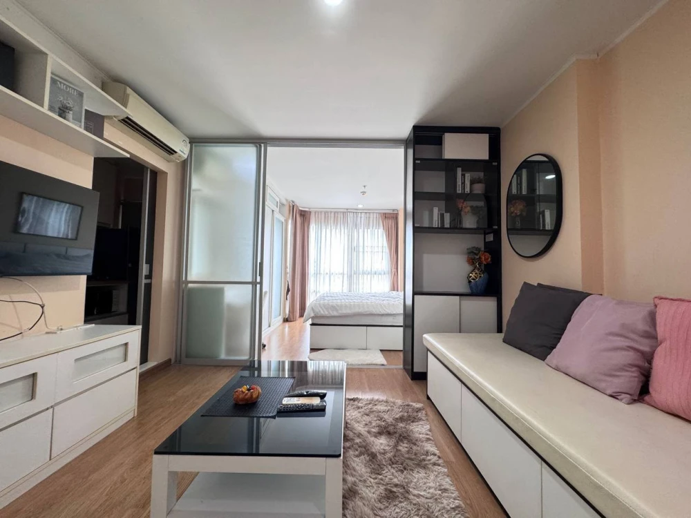 For sale U Delight @ Huai Khwang Station, 6th floor, good breeze, comfortable silence, compact but well-organized, warm space, buy now, don't wait.