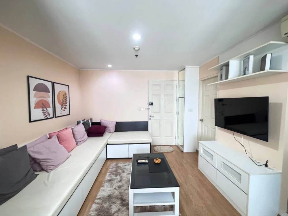 For sale U Delight @ Huai Khwang Station, 6th floor, good breeze, comfortable silence, compact but well-organized, warm space, buy now, don't wait.