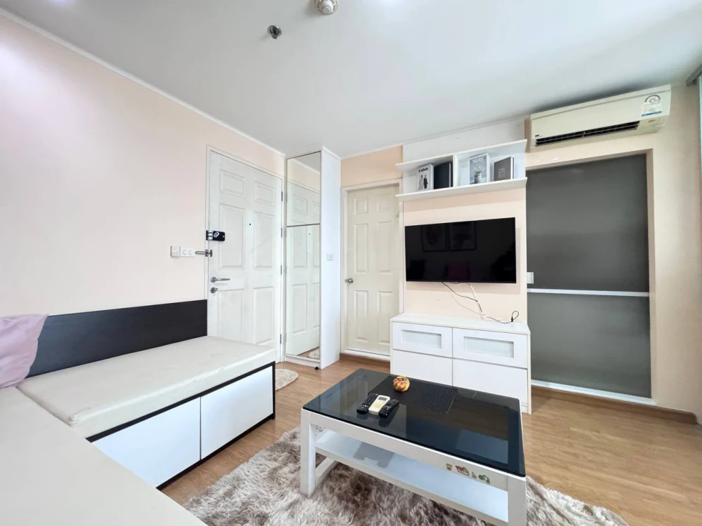 For sale U Delight @ Huai Khwang Station, 6th floor, good breeze, comfortable silence, compact but well-organized, warm space, buy now, don't wait.
