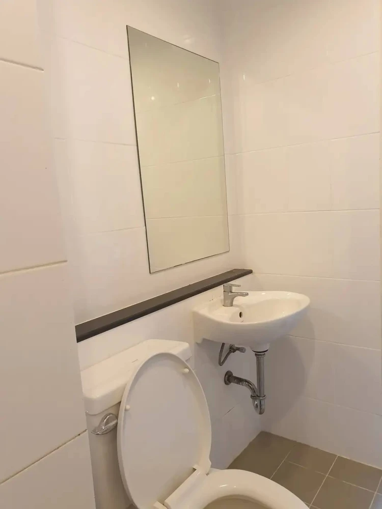 For sale UNIO Charan 3, studio room, 5th floor, good location, not exposed to sunlight, very good price, buy now, don't miss out.
