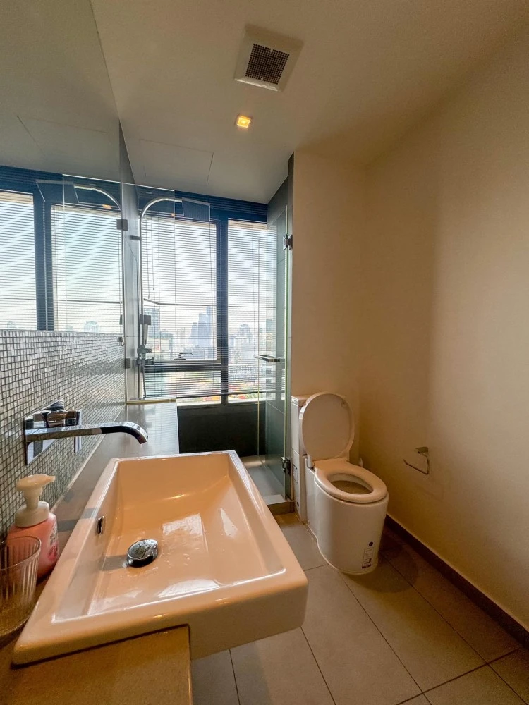 For sale Condo The Loft Ekkamai, ready to move in, great usable space, if you don't book, you'll regret it later, I'm telling you.