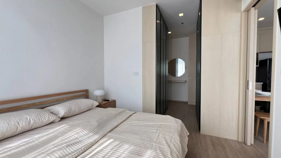 For sale/rent Noble State39, a nice room, fully furnished, just bring your suitcase and move in. You shouldn't miss it.