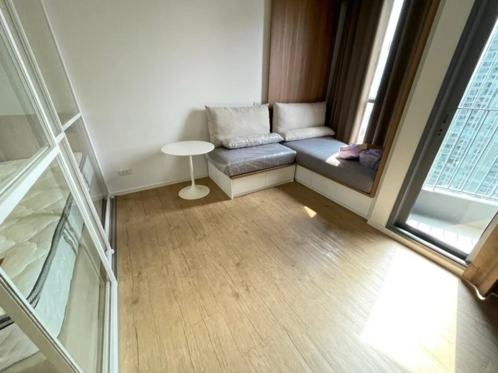 Hot deal Triple Y Residence for rent, ready to move in condo. All convenient in one place Hurry and reserve before you miss out.