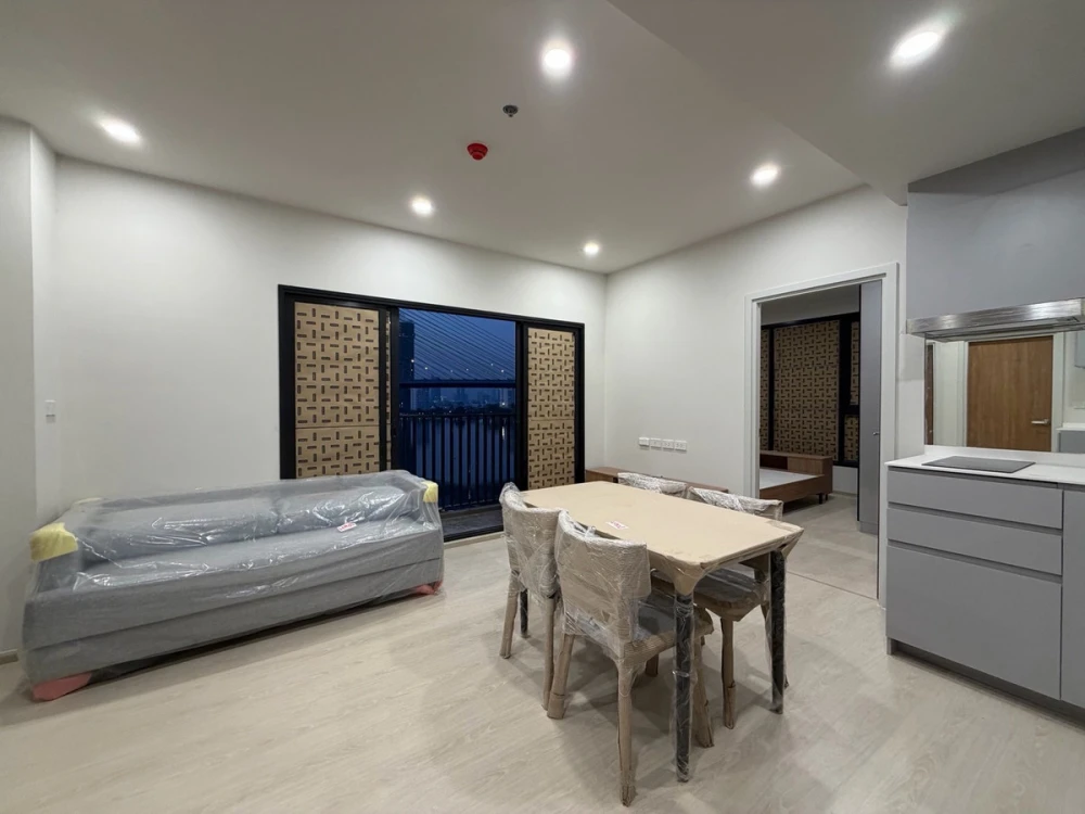 NUE Riverest Ratchaburana, 2 Bedroom unit, spacious frontage, 9th floor. This riverfront unit offers stunning river views from every angle. Book now!