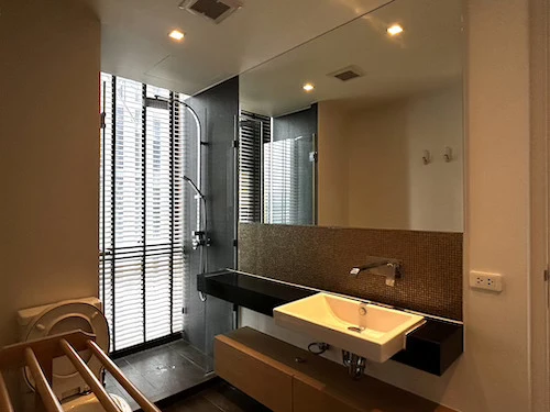 Rare Item! For sale: The Lofts Ekkamai, beautiful room with high ceilings, New York Loft style, fully furnished, ready to move in, in the heart of Ekk