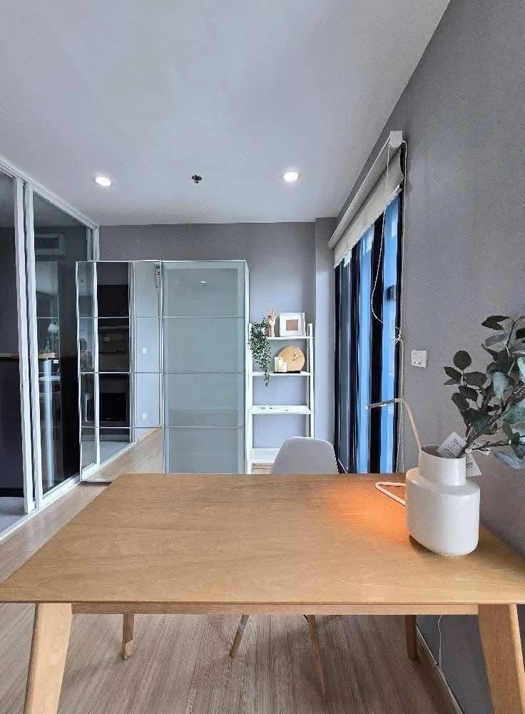 The Base rama 9 Ramkhamhaeng for rent, 23rd floor, can sleep and watch the beautiful city view Plus, the room is decorated very well. Must be reserved
