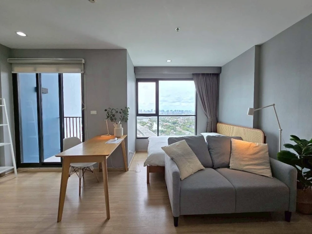 The Base rama 9 Ramkhamhaeng for rent, 23rd floor, can sleep and watch the beautiful city view Plus, the room is decorated very well. Must be reserved
