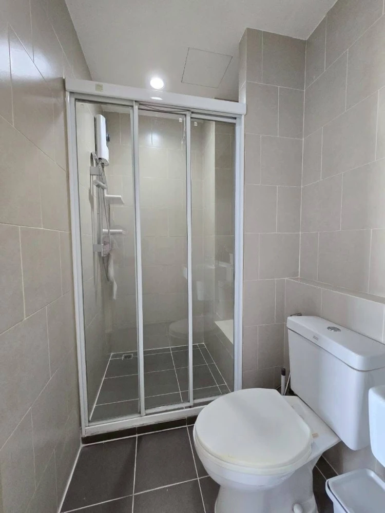 The Base rama 9 Ramkhamhaeng for rent, 23rd floor, can sleep and watch the beautiful city view Plus, the room is decorated very well. Must be reserved