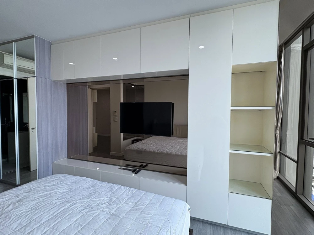 For rent: The Room BTS Wongwianyai, ready to move in, fully furnished, hurry and reserve now before it's too late.