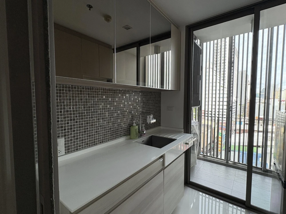 For rent: The Room BTS Wongwianyai, ready to move in, fully furnished, hurry and reserve now before it's too late.
