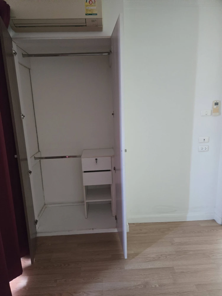 For sale: Lumpini Ville Chaengwattana-Pakkret condo, unfurnished, affordable price. Perfect for those who love decorating their own space. Don't miss
