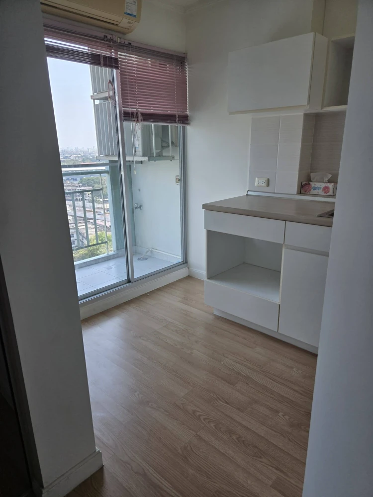 For sale: Lumpini Ville Chaengwattana-Pakkret condo, unfurnished, affordable price. Perfect for those who love decorating their own space. Don't miss