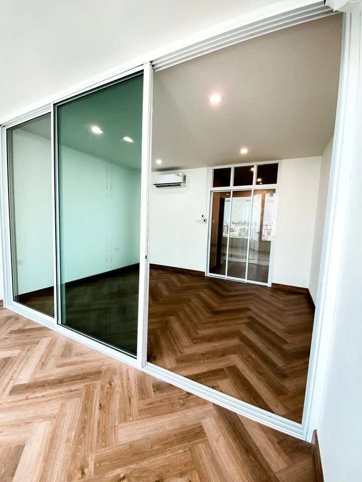 For sale: La Maison Phahonyothin 24, 12th floor, north facing, open view, spacious living room, airy. Hurry, or you'll miss out! images