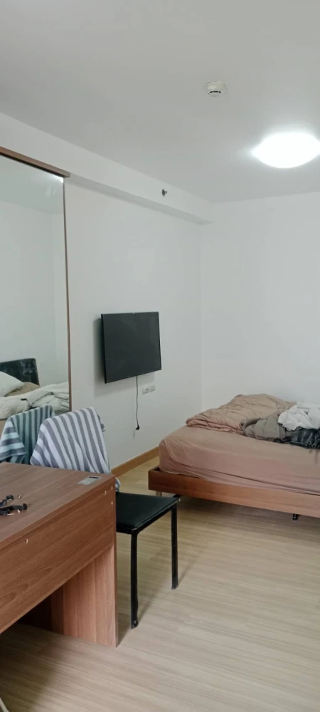 For sale: Supalai Park Ratchayothin, 1 bedroom, 6th floor, complete electrical appliances, good price, must reserve now.