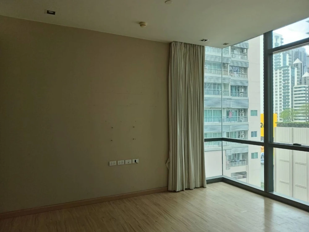 For sale or rent: The Room Sukhumvit 21, 11th floor, empty room, STUDIO, convenient travel. If interested, hurry and reserve it. images