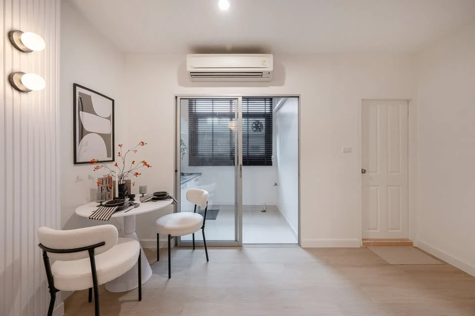 Selling City Home Sukhumvit 101 Rare Item! Spacious Sukhumvit condo unit, 42.19 sq.m., prime location, convenient transportation. Book now!