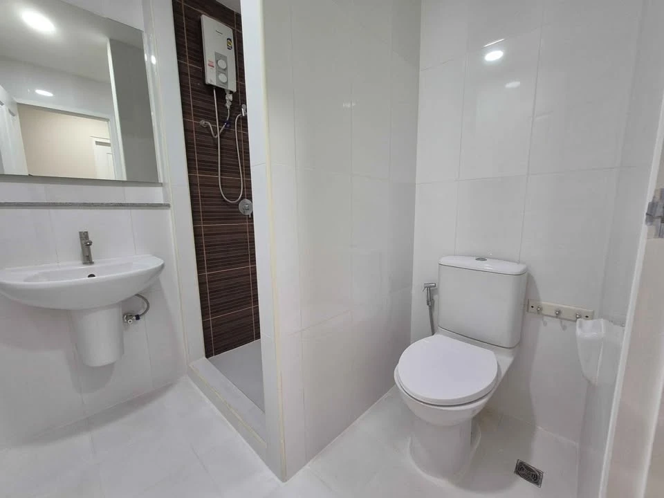 For sale @ CITY Sukhumvit 101/1, spacious room, lots of usable space, beautiful city view, not blocked, good like this, don't miss it.