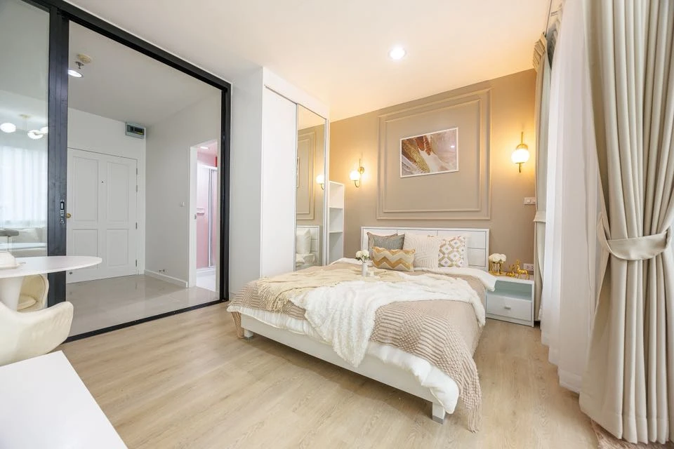 Selling a beautiful condo at City Sukhumvit 101/1. Fully furnished and ready to move in. Just bring your belongings!