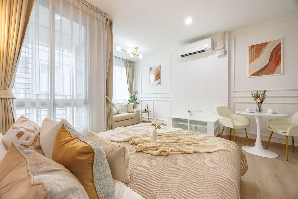 Selling a beautiful condo at City Sukhumvit 101/1. Fully furnished and ready to move in. Just bring your belongings!