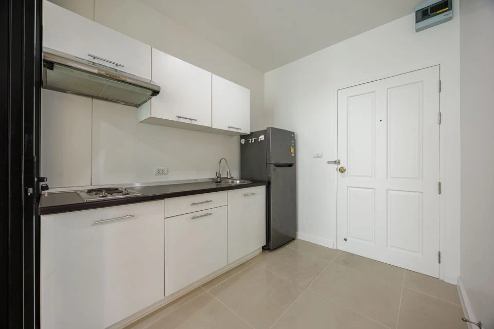 Selling a beautiful condo at City Sukhumvit 101/1. Fully furnished and ready to move in. Just bring your belongings!