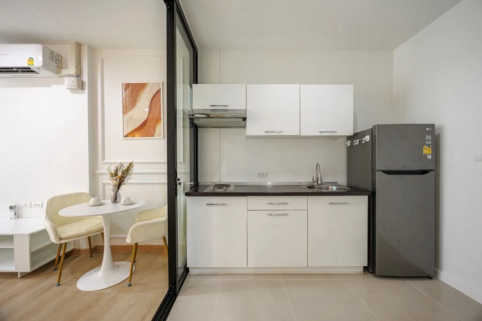 Selling a beautiful condo at City Sukhumvit 101/1. Fully furnished and ready to move in. Just bring your belongings!