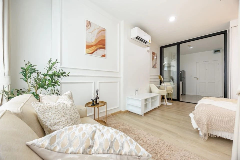 Selling a beautiful condo at City Sukhumvit 101/1. Fully furnished and ready to move in. Just bring your belongings!