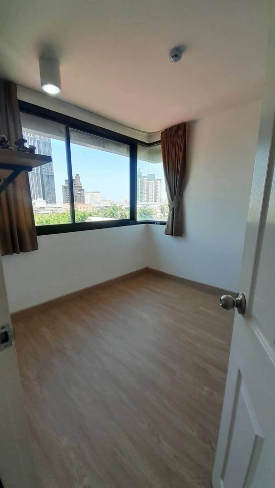 For Sale / Rent: Chateau In Town Sukhumvit 62/1 phase 2. Spacious unit with well-divided spaces, large windows, corner windows, and open views. Book n