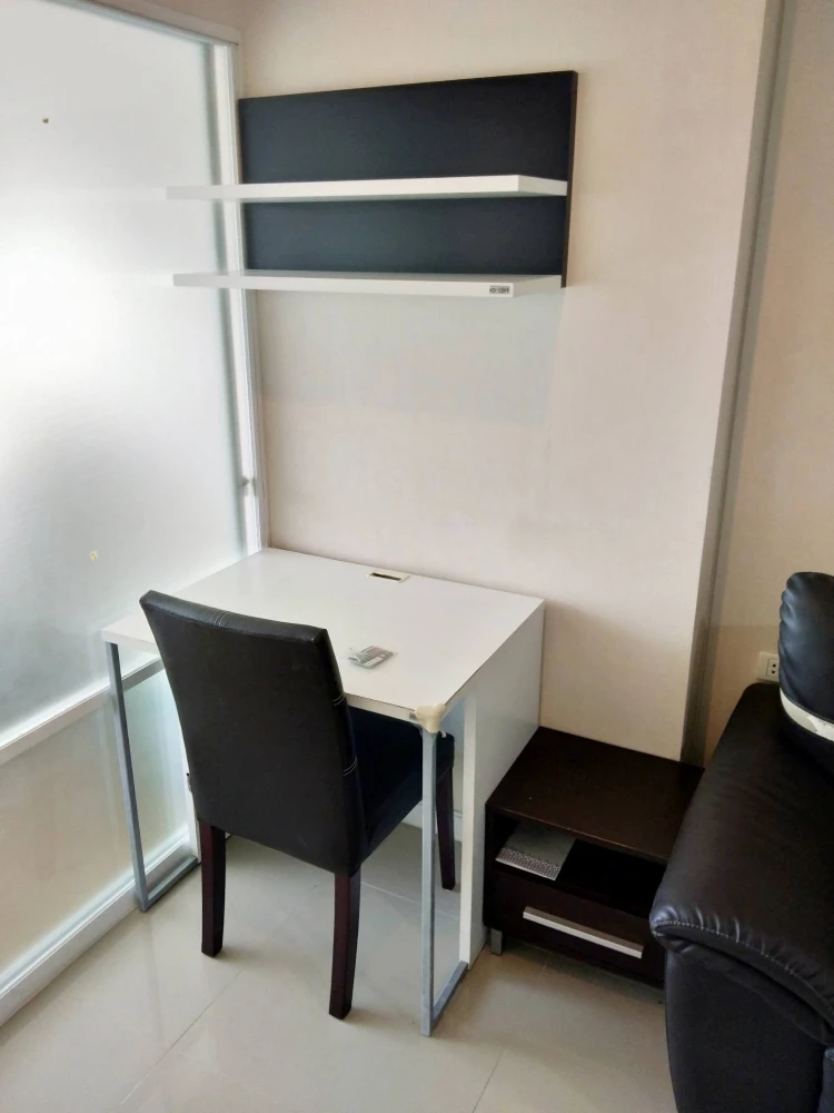 For sale/rent: Lumpini Place Rama 9 - Ratchada condo. Spacious, partitioned units with ample living space. Book now!